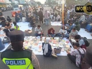 Aksi Mahasiswa Banyumas Hadirkan Lapak Baca Gratis, Soroti Kinerja Pemerintahan Prabowo-Gibran